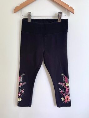 $4 💥Cropped Leggings Capri Tights, Floral Design, Black Stretch Jersey
